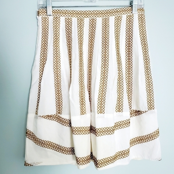 NEW BCBGMaxAzria White Embroidered Skirt - Picture 3 of 5